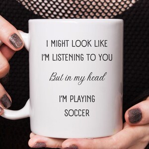 Fußball Becher, lustiger Fußballspieler Becher, Geschenk für Sie oder Ihn, Geschenk für Fußballliebhaber, In meinem Kopf spiele ich Fußball, Fußballbecher, Geschenk für Freund