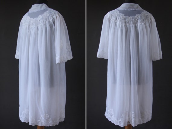 1960s white babydoll peignoir set Sheer nylon tri… - image 3