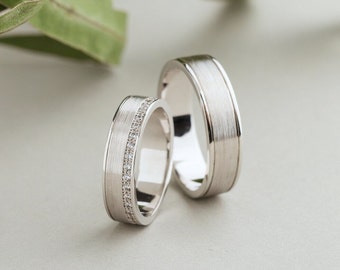 His and her wedding bands made of 14k gold with diamonds, Matching wedding rings, Diamond solid gold bands, Matching wedding ring set