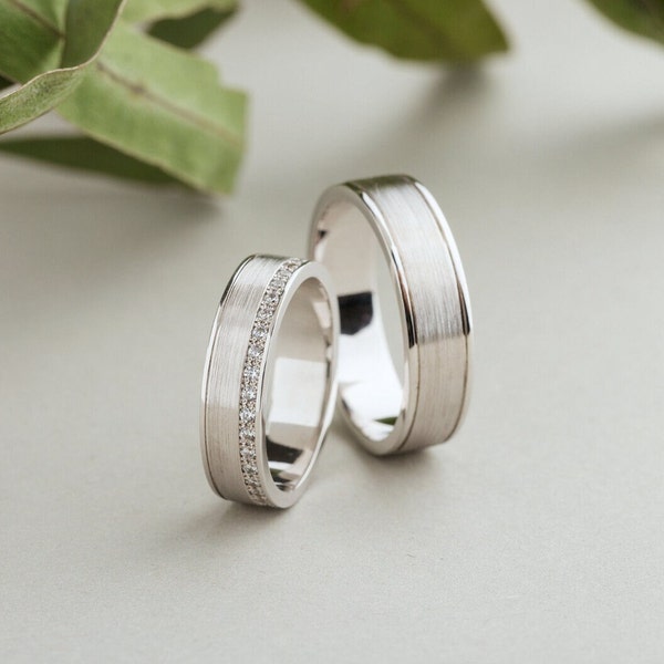 His and her wedding bands made of 14k gold with diamonds, Matching wedding rings, Diamond solid gold bands, Matching wedding ring set