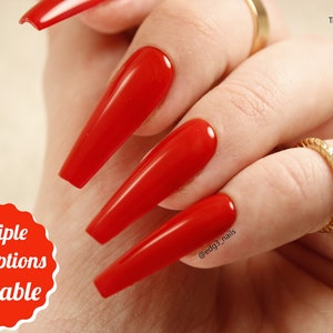 Rot Drücken Sie auf den Nägeln: 10-teiliges Nagelset