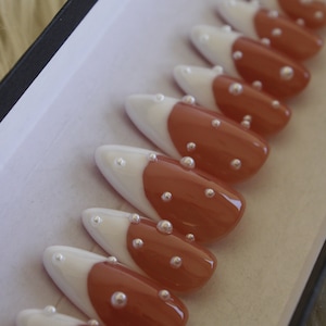 French Pearl Press On Nails - 10 or 20pc Classic French with Pearls Press On Nail Set