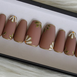 Gold Lined Press On Nail Set - 10 or 20pc Gold Lined Flower Press On Nails - Flower Nails, Gold Nails, Matte Nails