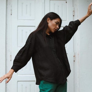 Alanine black linen 7/8 sleeve image 9