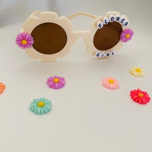 Blumenmädchen UV Sonnenbrille, Blumenfarbe personalisierte Sonnenbrille, Geschenk für Hochzeit Blumenmädchen Hochzeit, benutzerdefinierte Sonnenbrille für Kinder