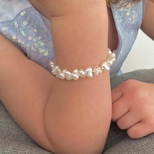 Personalised Initial Pearl Bracelet, Childrens Custom Jewellery, Kids Beaded Bracelet, Birthday gift, Gift for daughter, Friendship Bracelet