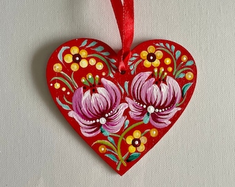 Heart shaped Valentines Valentins gift Valentin's day decor Wooden heart decor Valentines ornament Hand painted Valentines gift Home decor