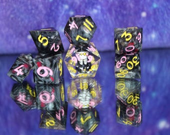 Spamton 7 piece dice set
