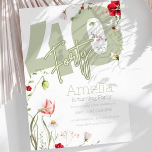 Modèle d'invitation pour 40e anniversaire, invitation verte pastel quarantième étape florale, carte de fête numérique adulte bricolage, modifiable sur Canva AB1