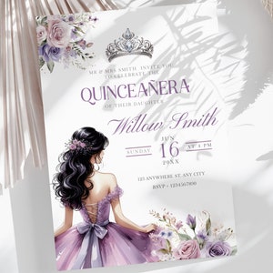 Plantilla de invitación de quinceañera morada, 15.º cumpleaños de adolescente, invitaciones imprimibles de bricolaje con flores lilas, descarga instantánea y editables en Canva QB1