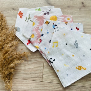 Baby triangular scarf / burp cloth / scarf made of muslin 100% cotton, bib with snap fastener, muslin cloth, baby gift