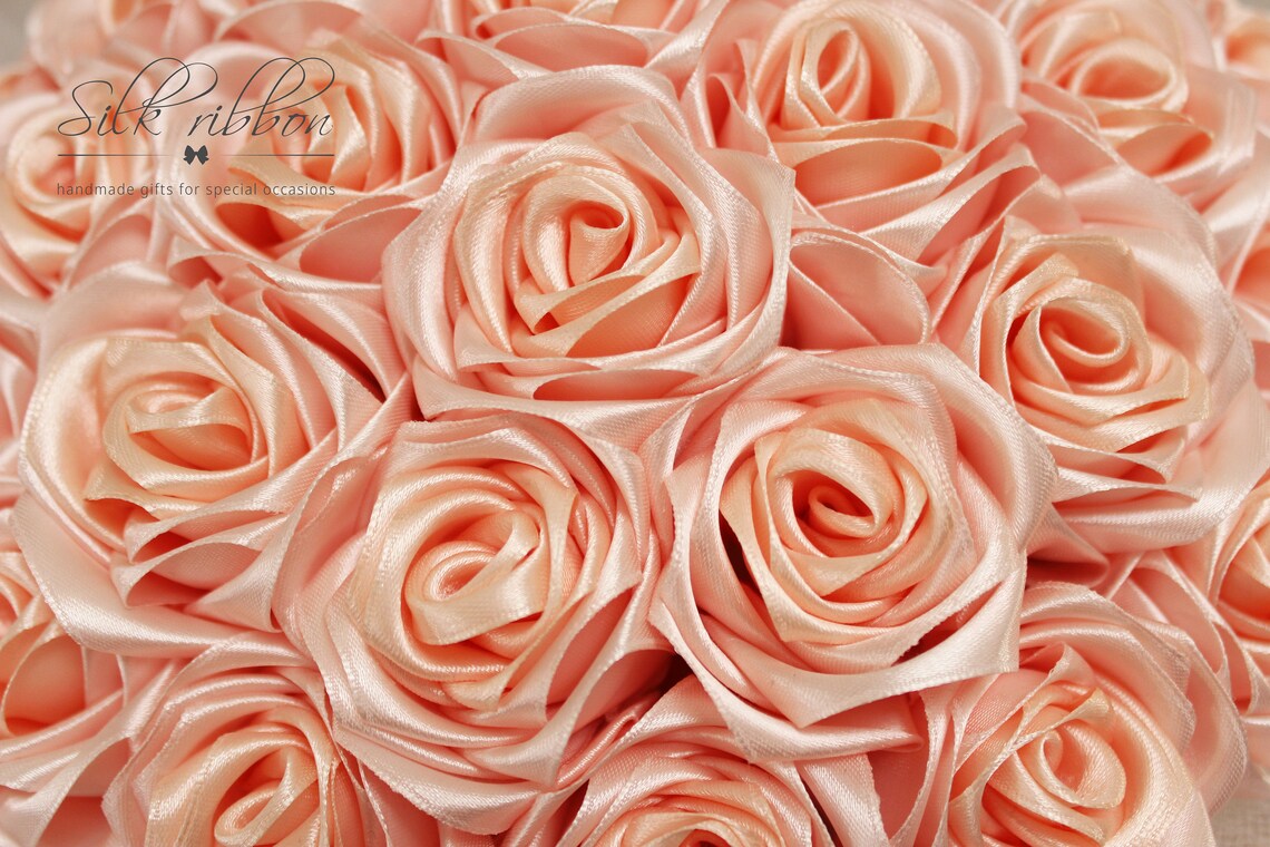 Round Ribbon Roses Ribbon Roses Bouquet Roses in a Round Box Luxury Flower Box - Etsy