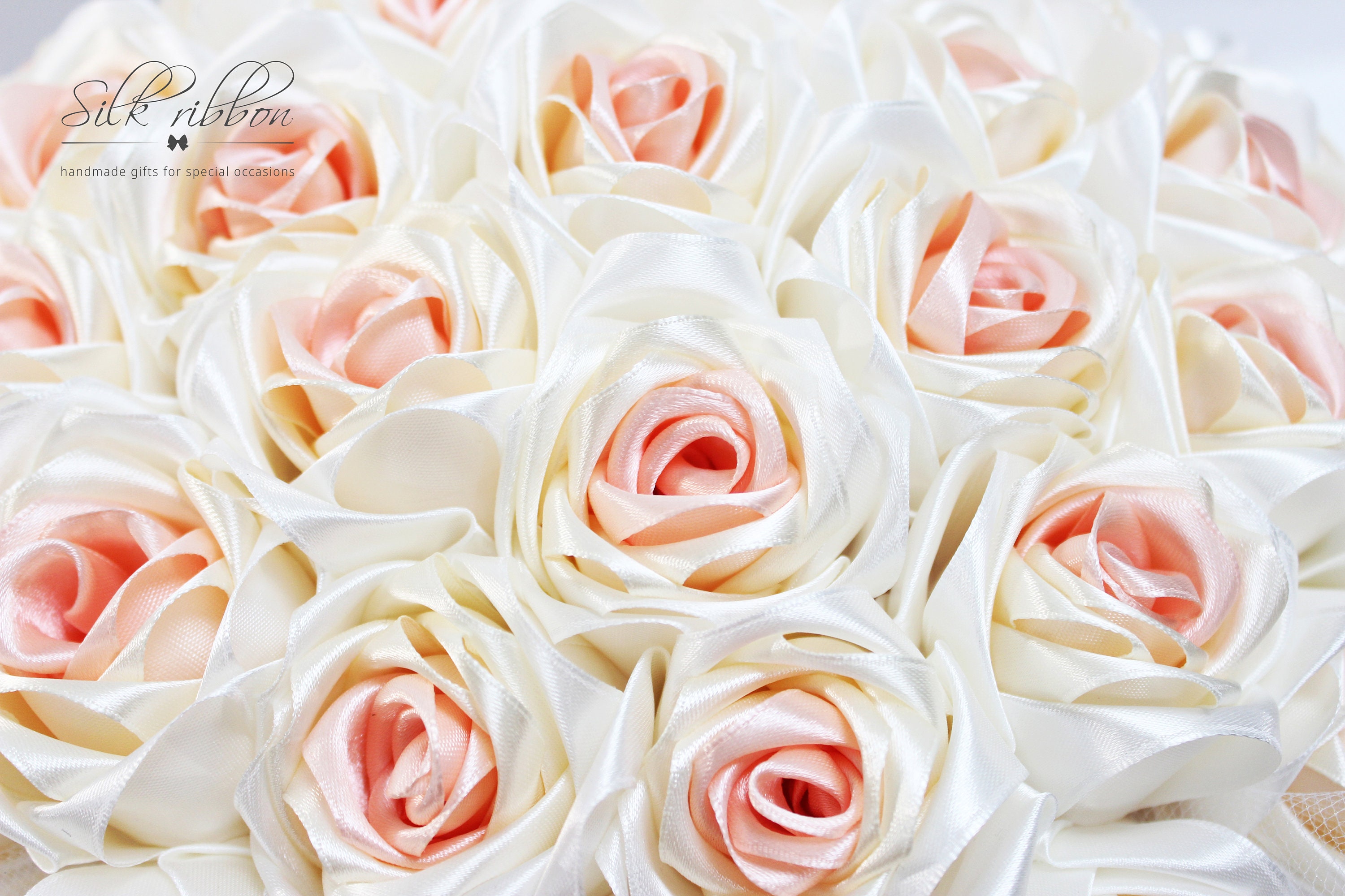 Ribbon Roses Bouquet Roses in a Round Box Luxury Flower Box - Etsy