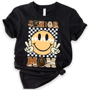 Camiseta de fútbol personalizada, camiseta de fútbol con su nombre, camiseta de mamá de fútbol senior, camiseta de temporada de fútbol, camiseta gráfica de fútbol, camiseta de mamá de fútbol
