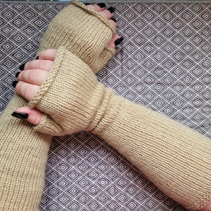18th Century Knitted Mitts - Dark Beige color | Historical reenactment | Winter Reenactment | Reenactment clothing for women