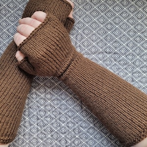 18th Century Knitted Mitts - Chocolate/Brown color | Historical reenactment | Winter Reenactment | Reenactment clothing for women