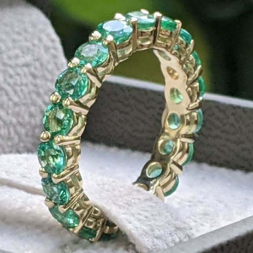 Full shops Eternity Wedding Band Engagement Ring 2.50Ct Round Cut Green Emerald Band Eternity Rings For Women's 925 Sterling Silver