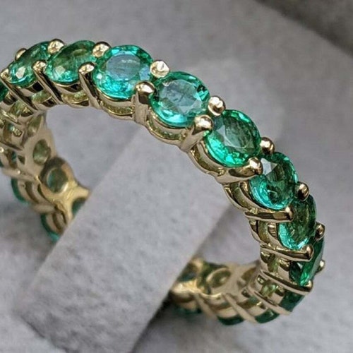 Full shops Eternity Wedding Band Engagement Ring 2.50Ct Round Cut Green Emerald Band Eternity Rings For Women's 925 Sterling Silver