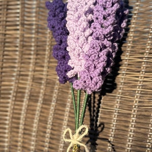 Flores de lavanda tejidas a ganchillo CINCO tallos