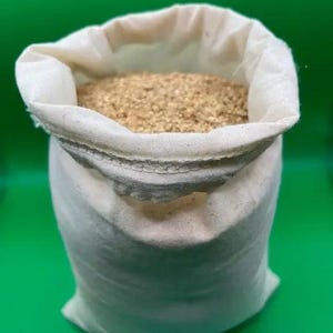 Substrato per la coltivazione di funghi: gusci di soia.