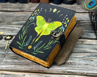 Diario de cuero Luna Moth, Libro de las Sombras en blanco, Artículos de brujería