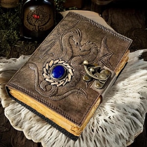 Diario in pelle con doppio drago in ametista / Taccuino D&D originale fatto a mano con rilievo, 4 pietre a scelta / Diario personalizzato con drago