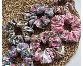 Floral Scrunchies, 13 Printed, Elastic hair band, Ponytail Holder, Flower Scrunchies