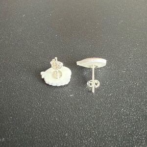 Ohrringe mit Sojasauce- und Sushi-Motiven // Lebensmittel-Ohrringe // Ohrstecker aus 925er Sterlingsilber // Kawaii-Ohrringe // Einzeln oder als Paar Bild 3