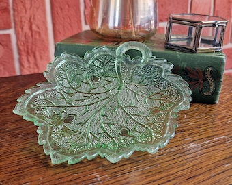 Vintage Small Green Glass Leaf Shaped Plate, Vintage House Interior, Living Room Decor, Glass Shelf Ornament