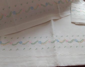 Double bed sheet in pure linen complete with pillowcases, embroidered