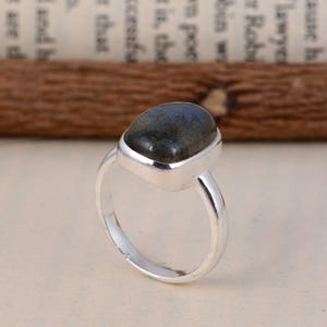 Labradorite Gemstone smooth oval shape , Sterling Silver, Engagement Ring, Blue Stone Ring, Birthstone Jewelry
