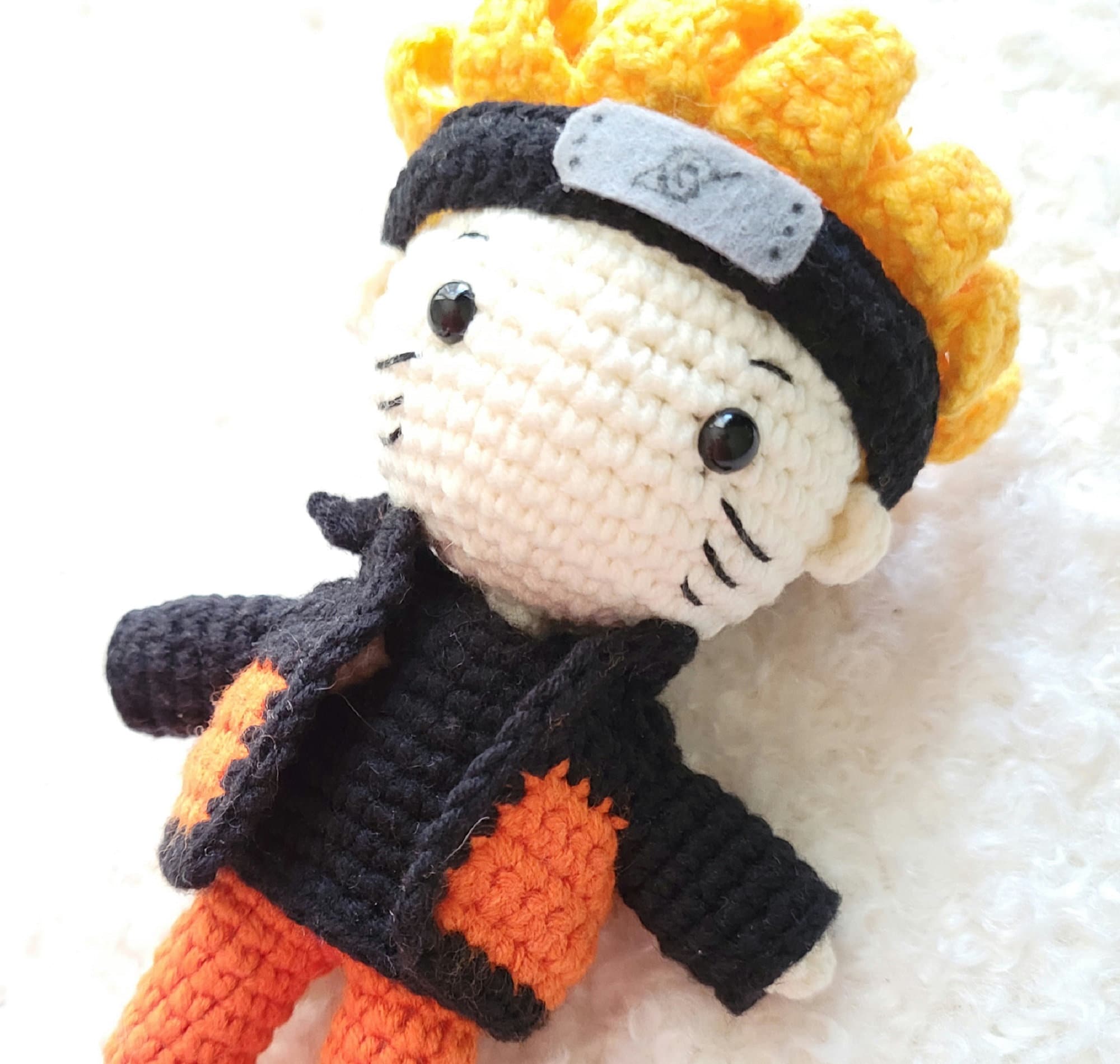 Sasuke Uchiha (Naturo Clássico) - Amigurumi