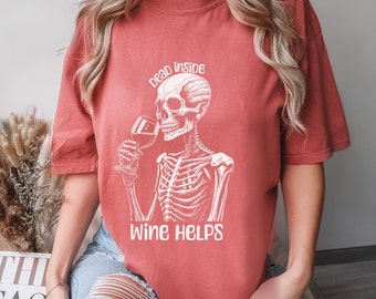 Maglietta Skeleton Wine Comfort Colors – T-shirt grafica di tendenza