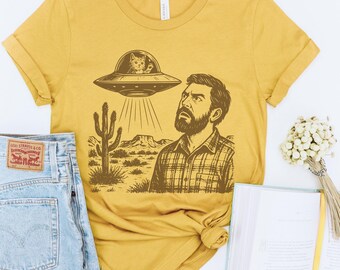 UFO Alien Cat T-shirt, Vintage Western Abduction Tee, Sci-Fi Gift