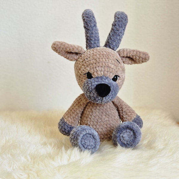 Instructions PDF en allemand pour le bouquetin amigurumi "Gian" de NisliHaekeltiere