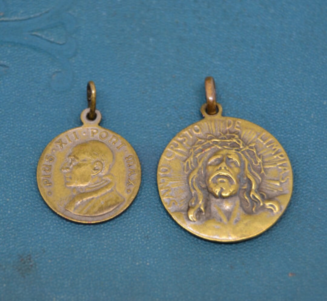 Vintage Religious Medals, Holy Christ of Clean, Religious Jewelry