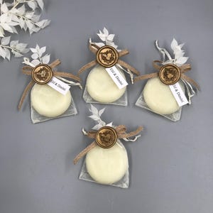 Zeepgunsten, gepersonaliseerde zeepgunsten, babyshower, trouwbedankjes, huwelijkszeepgunsten, gunsten vrijgezellenfeest, geurende hartvormige zeep