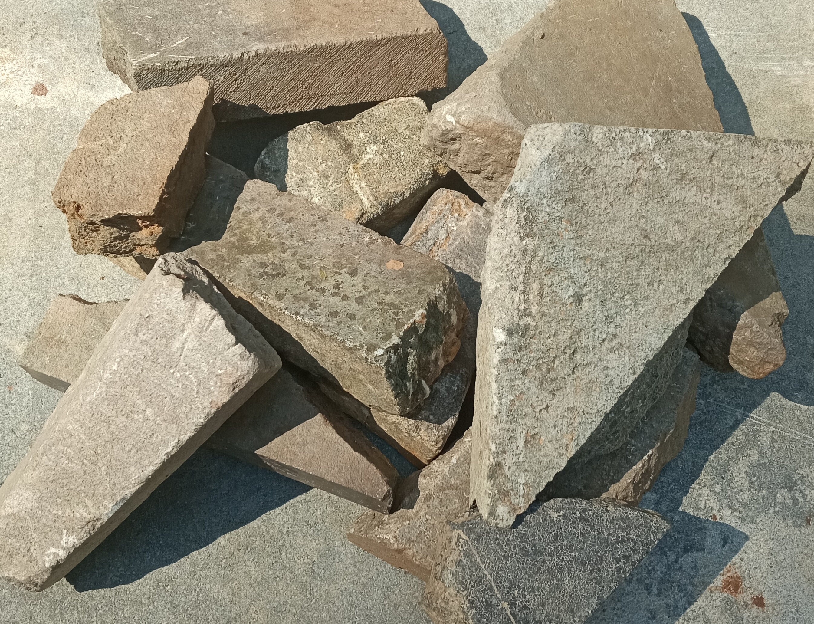 20lbs Virginia Soapstone Steatite Box of Assorted Pieces for Carving