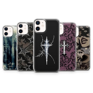 Pode incluir: Conjunto de seis capas para telemóvel com diferentes designs. As capas são transparentes e mostram uma variedade de padrões, incluindo estrelas, cruzes e renda.