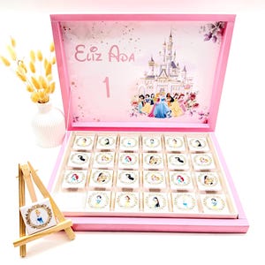 Scatola di cioccolatini personalizzata principesse Biancaneve, Cenerentola, Aurora, Ariel, Belle, Jasmine, Pocahontas regali di Natale