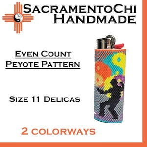 Puede incluir: Una cubierta de encendedor con cuentas con un patrón de peyote colorido y una silueta negra de una persona. La cubierta está hecha con cuentas delica de tamaño 11 y está disponible en dos combinaciones de colores. El texto "Even Count Peyote Pattern" y "Size 11 Delicas" está impreso en la imagen. El texto "2 Colorways" está impreso en la parte inferior de la imagen.