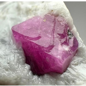 155 carats Ruby, natural, raw Ruby, rough Ruby, Ruby crystal, Ruby specimen, Ruby natural, Ruby on matrix,