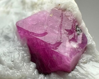 155 carats Ruby, natural, raw Ruby, rough Ruby, Ruby crystal, Ruby specimen, Ruby natural, Ruby on matrix,