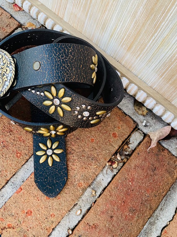 Vintage belt buckle and “L” Nocona Western Womens… - image 9