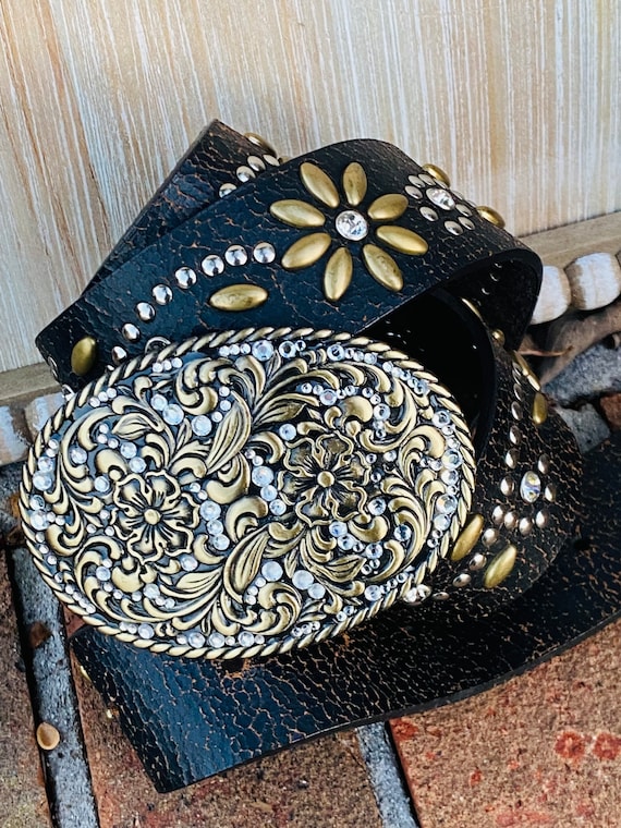 Vintage belt buckle and “L” Nocona Western Womens… - image 3
