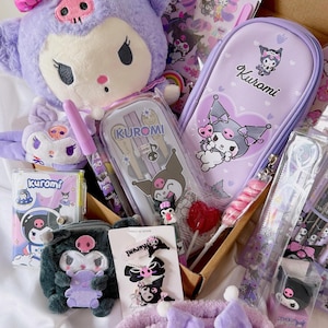 Kuromi Mystery Box Holidays Sorpresa Scatola di compleanno Kawaii Sanrio Mini quaderni Fogli di adesivi Articoli di cancelleria Sanrio Scatola a sorpresa per ragazze carine