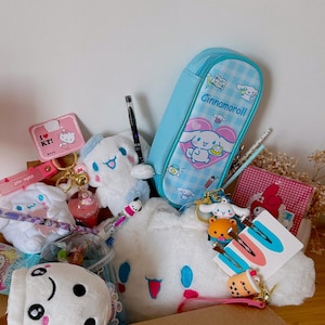 Cinnamoroll Mystery Box Holidays Sorpresa Scatola di compleanno Kawaii Sanrio Mini quaderni Fogli di adesivi Articoli di cancelleria Sanrio Scatola a sorpresa per ragazze carine