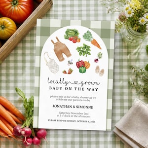 Puede incluir: Una tarjeta de invitación para baby shower con borde de cuadros verdes y acuarelas de ropa de bebé, verduras y frutas. El texto dice: locally grown BABY ON THE WAY, please join us for a baby shower as we celebrate our parents-to-be, JONATHAN & SIMONNE, Saturday November 2nd at 1 o'clock in the afternoon, PLEASE RSVP BY SUNDAY, OCTOBER 6, 2024.