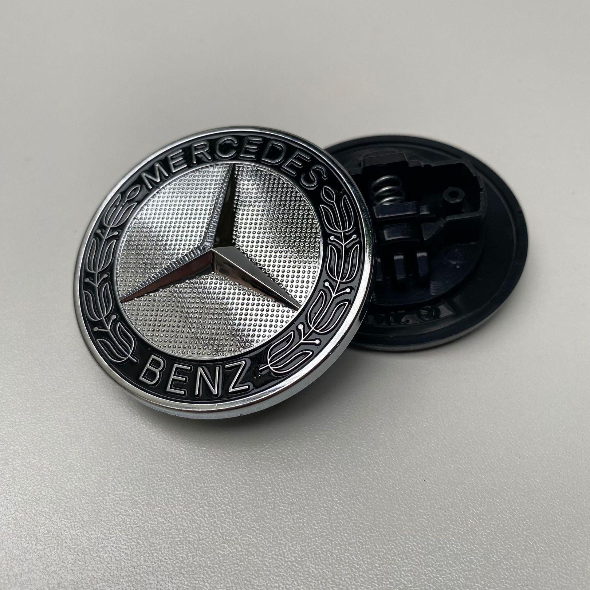 56mm MERCEDES BENZ METAL Autocollants LOGO Emblèmes ARGENT LAURIER