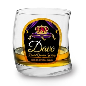 Personalisierte gebogene Kronen-Whiskygläser, kundenspezifische königliche Whiskybecher, 2-teiliges gebogenes Whiskyglas-Set, Geburtstagsgeschenk, Geschenk für Vater